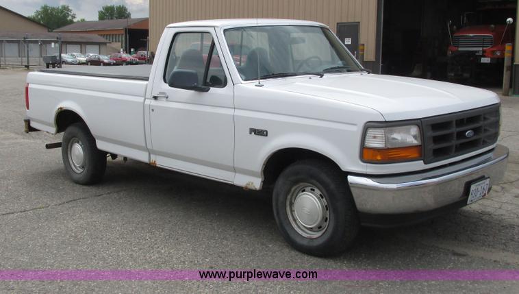 image for item I3938 1996 Ford F150 pickup truck
