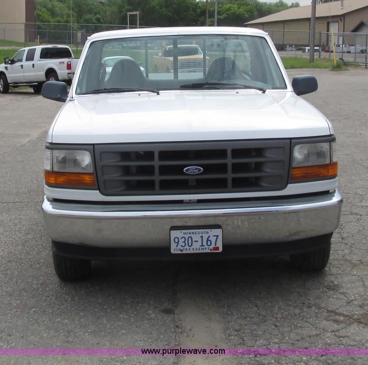 image for item I3938 1996 Ford F150 pickup truck