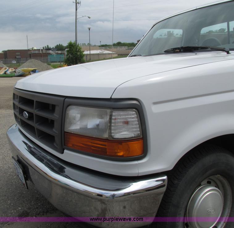 image for item I3938 1996 Ford F150 pickup truck