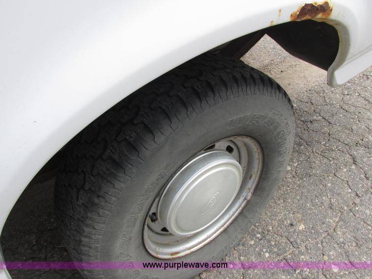 image for item I3938 1996 Ford F150 pickup truck