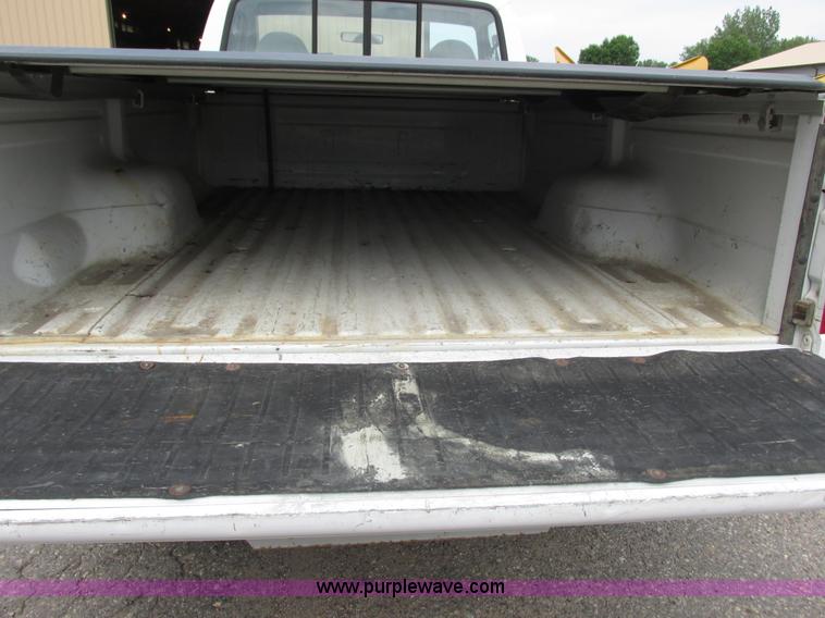 image for item I3938 1996 Ford F150 pickup truck