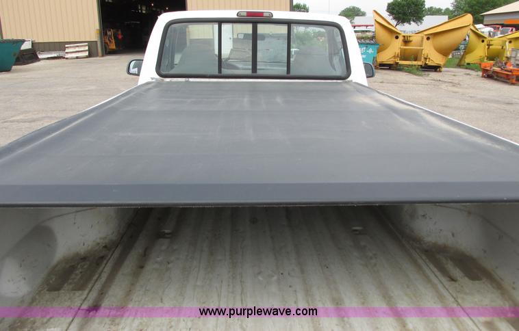 image for item I3938 1996 Ford F150 pickup truck