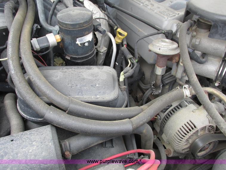 image for item I3938 1996 Ford F150 pickup truck