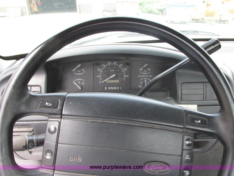 image for item I3938 1996 Ford F150 pickup truck