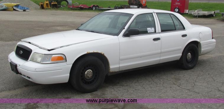 image for item I3940 2001 Ford Crown Victoria Police Interceptor