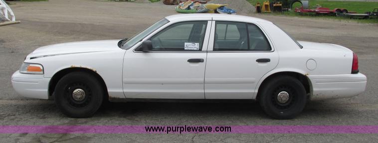 image for item I3940 2001 Ford Crown Victoria Police Interceptor