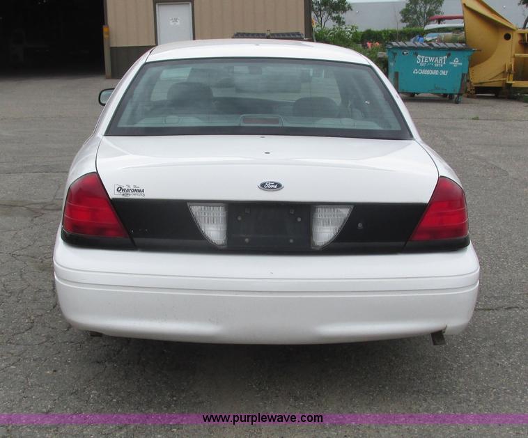 image for item I3940 2001 Ford Crown Victoria Police Interceptor