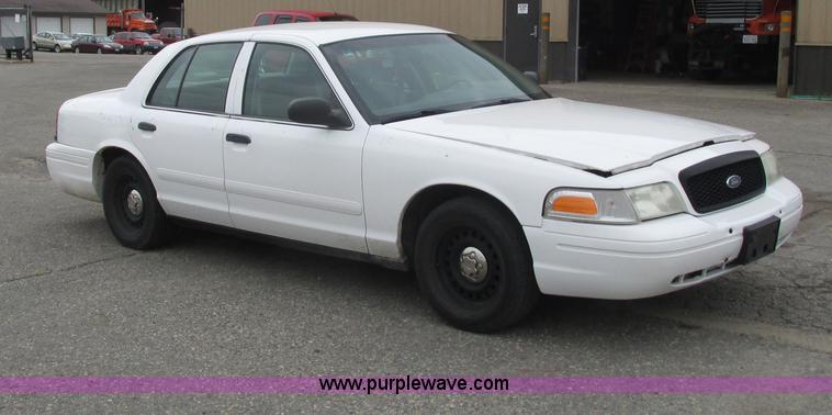 image for item I3940 2001 Ford Crown Victoria Police Interceptor