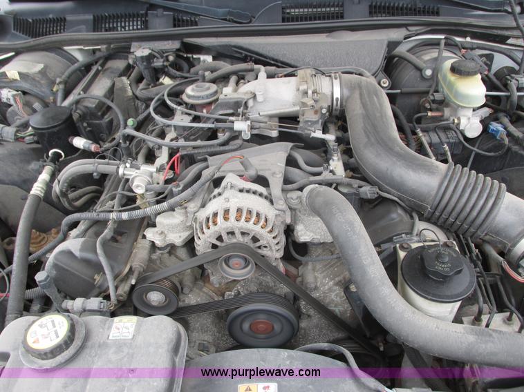 image for item I3940 2001 Ford Crown Victoria Police Interceptor