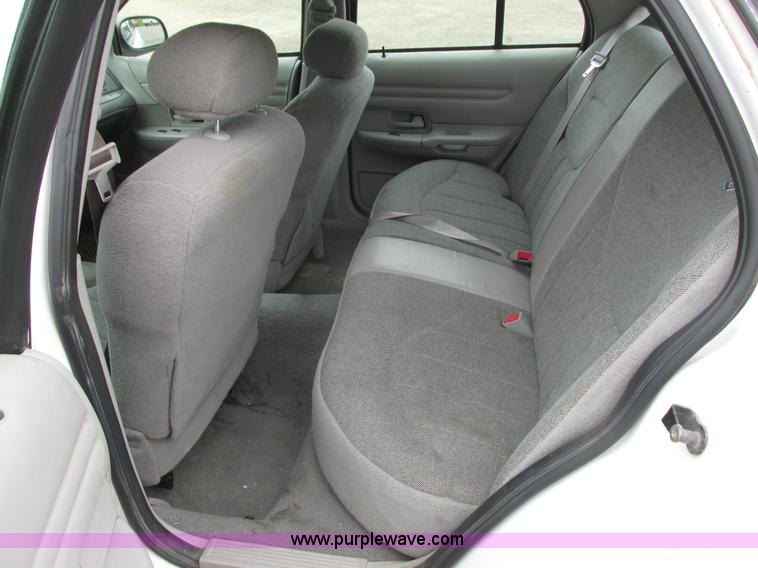 image for item I3940 2001 Ford Crown Victoria Police Interceptor