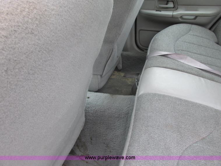 image for item I3940 2001 Ford Crown Victoria Police Interceptor