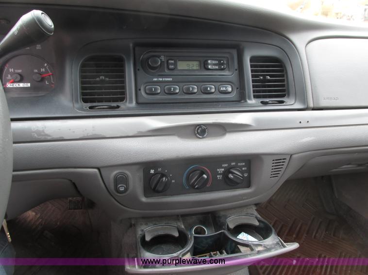 image for item I3940 2001 Ford Crown Victoria Police Interceptor