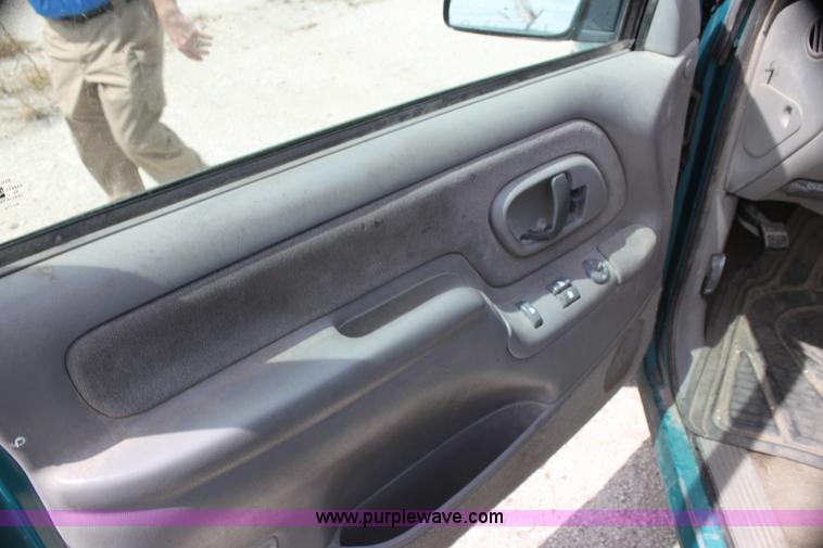 image for item I7343 1996 Chevrolet 1500 Z71 Ext. Cab pickup truck