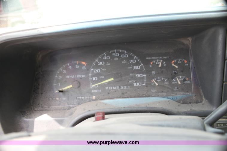 image for item I7343 1996 Chevrolet 1500 Z71 Ext. Cab pickup truck