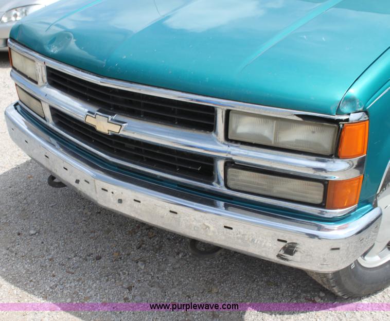 image for item I7343 1996 Chevrolet 1500 Z71 Ext. Cab pickup truck
