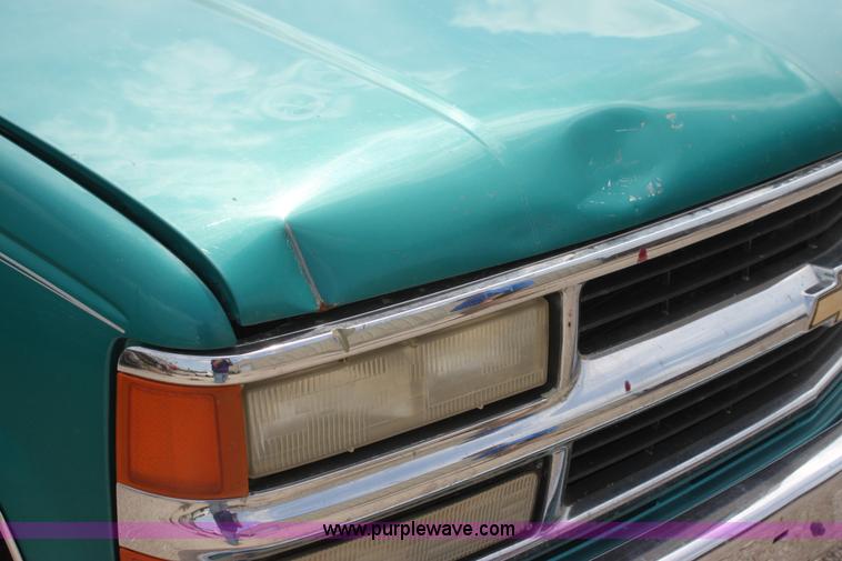 image for item I7343 1996 Chevrolet 1500 Z71 Ext. Cab pickup truck