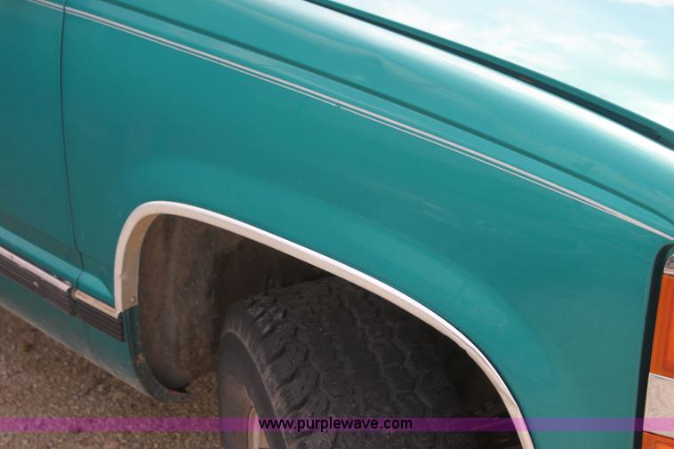 image for item I7343 1996 Chevrolet 1500 Z71 Ext. Cab pickup truck