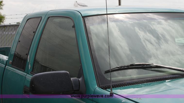 image for item I7343 1996 Chevrolet 1500 Z71 Ext. Cab pickup truck