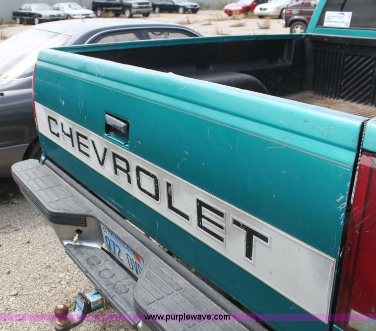 image for item I7343 1996 Chevrolet 1500 Z71 Ext. Cab pickup truck
