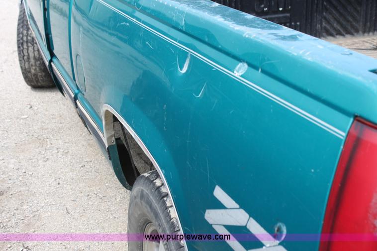 image for item I7343 1996 Chevrolet 1500 Z71 Ext. Cab pickup truck