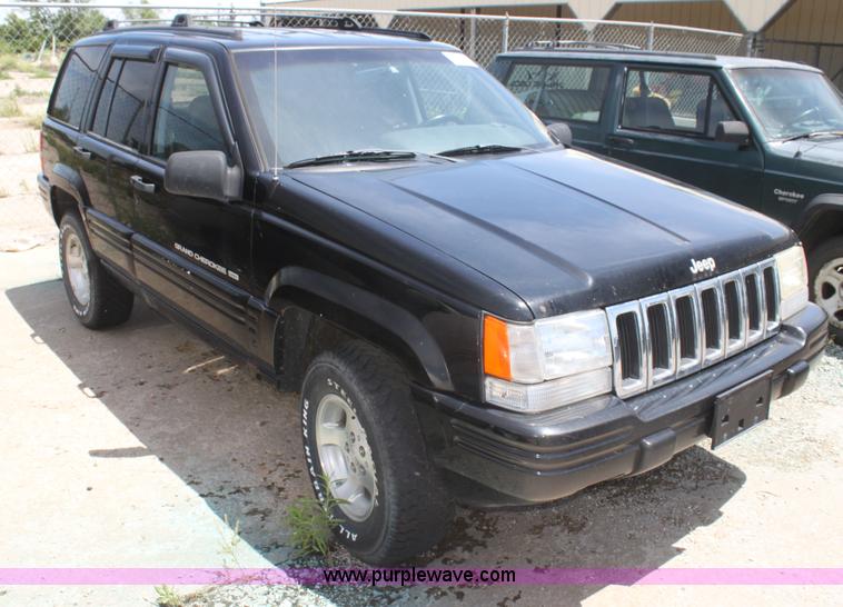image for item I7362 1998 Jeep Grand Cherokee Laredo SUV