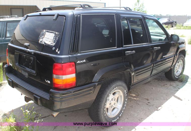 image for item I7362 1998 Jeep Grand Cherokee Laredo SUV