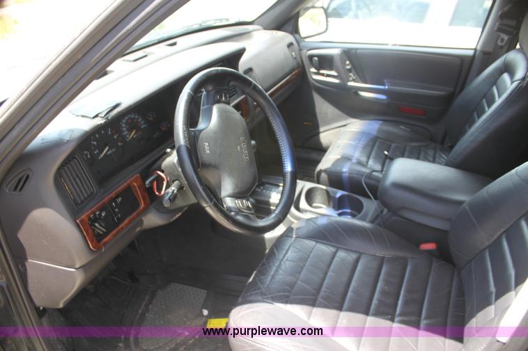 image for item I7362 1998 Jeep Grand Cherokee Laredo SUV