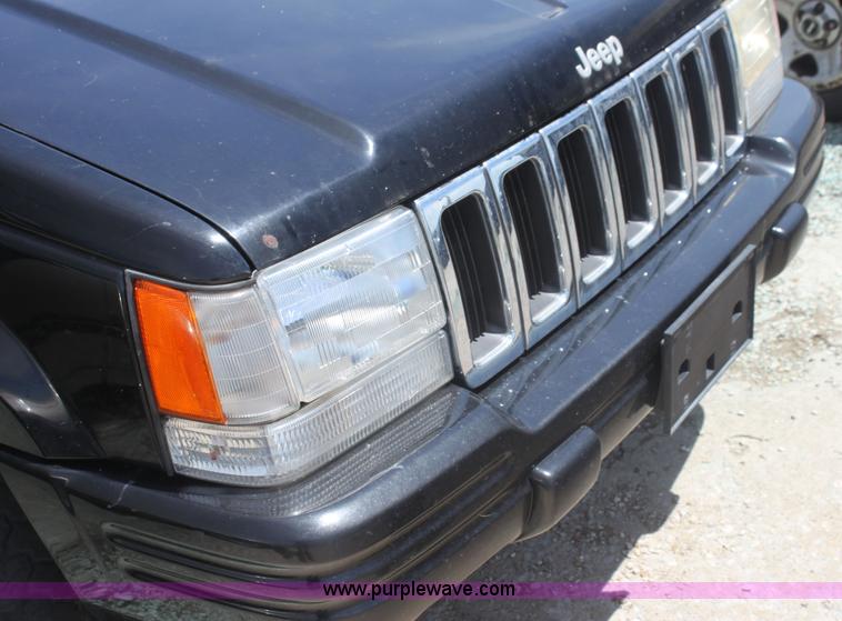 image for item I7362 1998 Jeep Grand Cherokee Laredo SUV