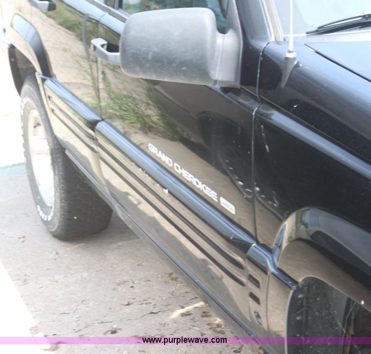 image for item I7362 1998 Jeep Grand Cherokee Laredo SUV