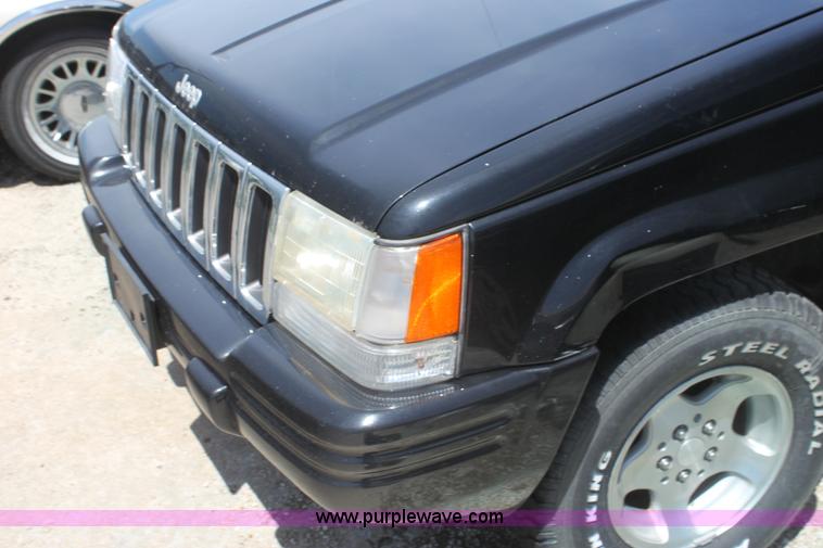 image for item I7362 1998 Jeep Grand Cherokee Laredo SUV