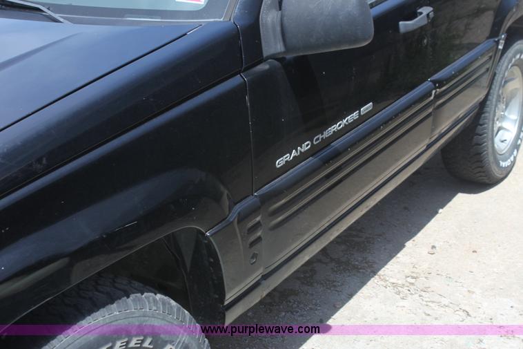 image for item I7362 1998 Jeep Grand Cherokee Laredo SUV