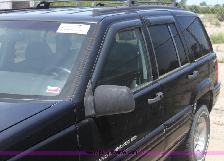 image for item I7362 1998 Jeep Grand Cherokee Laredo SUV