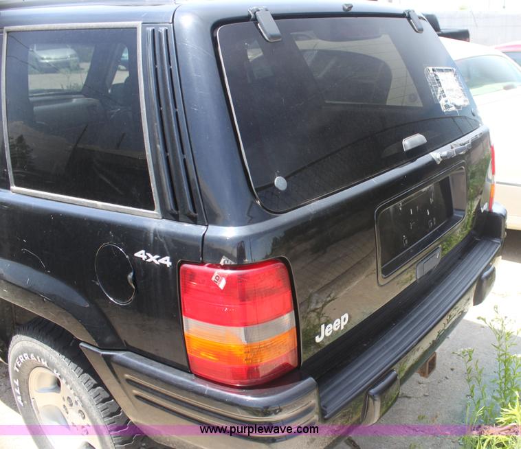 image for item I7362 1998 Jeep Grand Cherokee Laredo SUV
