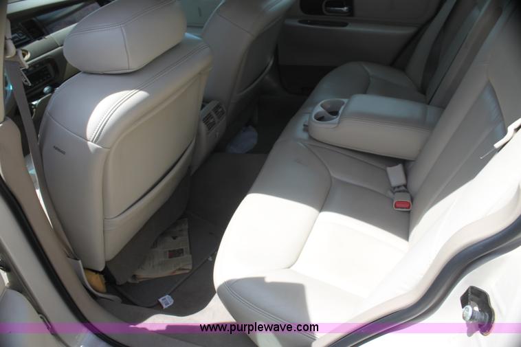 image for item I7363 2000 Lincoln Town Car Cartier Diamond Edition