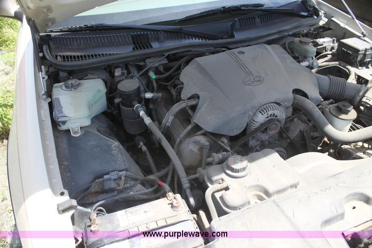 image for item I7363 2000 Lincoln Town Car Cartier Diamond Edition