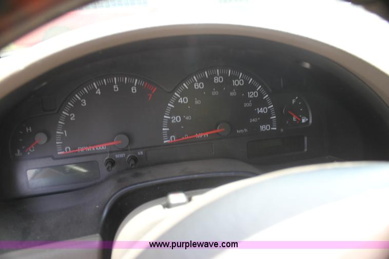 image for item I7364 2000 Lincoln LS