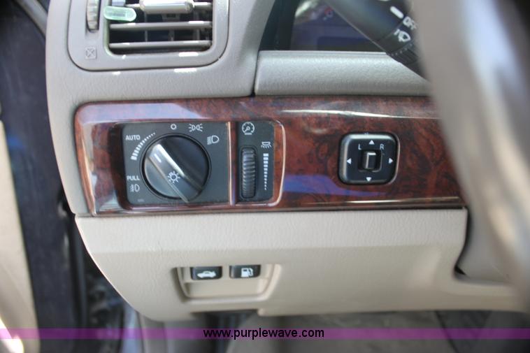 image for item I7364 2000 Lincoln LS