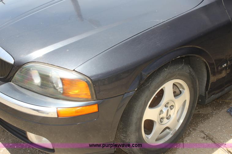 image for item I7364 2000 Lincoln LS