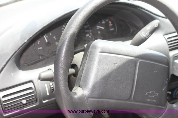 image for item I7367 2000 Chevrolet Cavalier