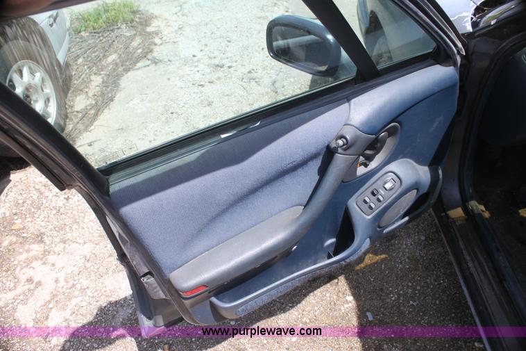 image for item I7369 1992 Pontiac Bonneville SE