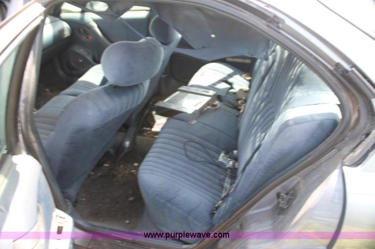 image for item I7369 1992 Pontiac Bonneville SE