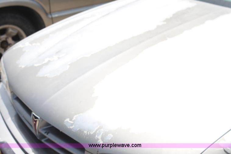 image for item I7369 1992 Pontiac Bonneville SE