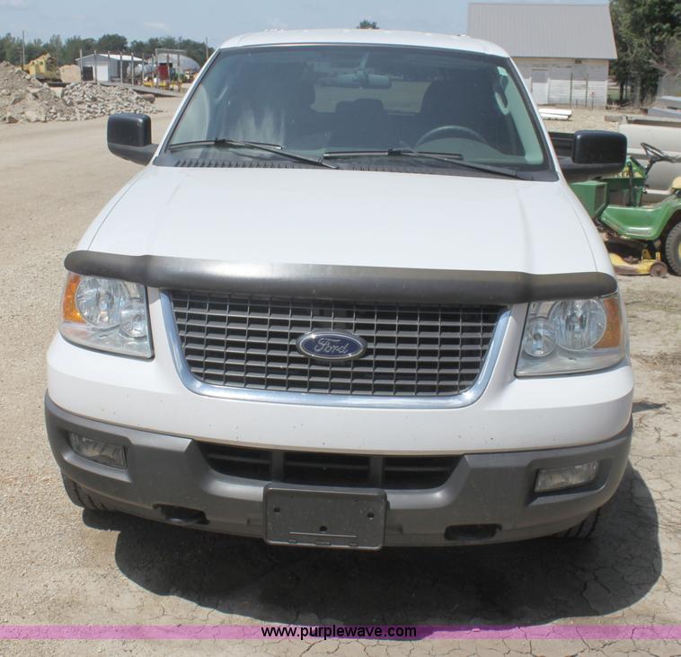 image for item I7403 2005 Ford Expedition SUV