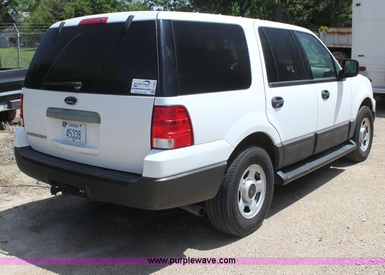 image for item I7403 2005 Ford Expedition SUV