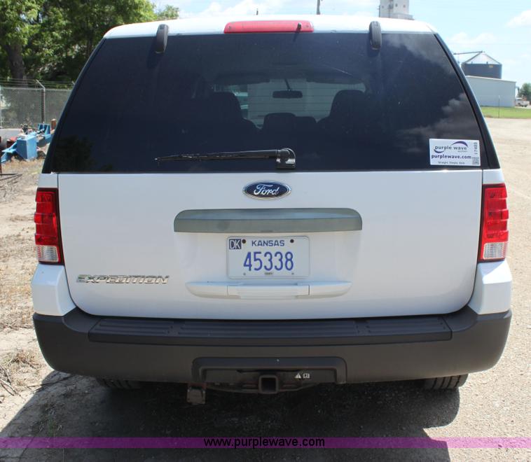 image for item I7403 2005 Ford Expedition SUV