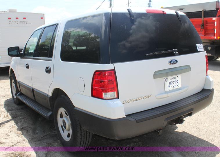image for item I7403 2005 Ford Expedition SUV