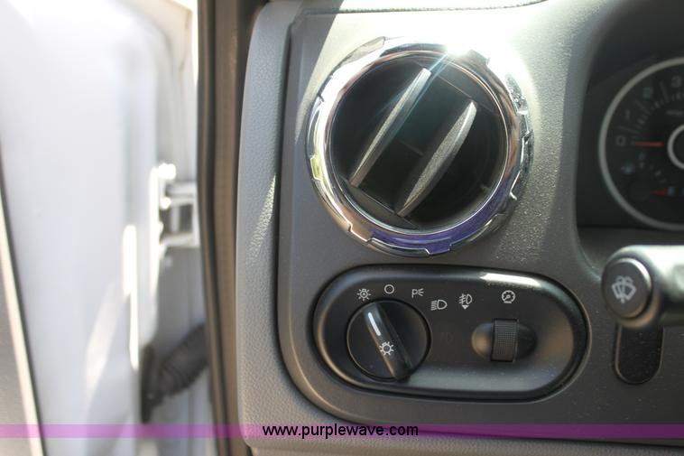 image for item I7403 2005 Ford Expedition SUV