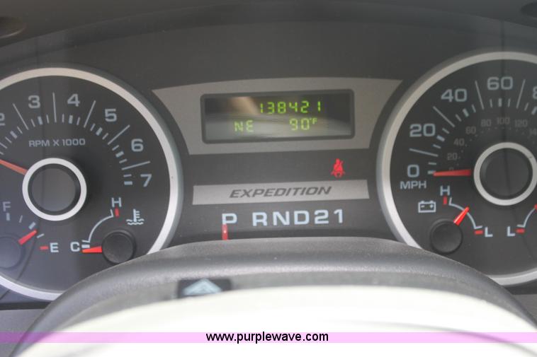 image for item I7403 2005 Ford Expedition SUV