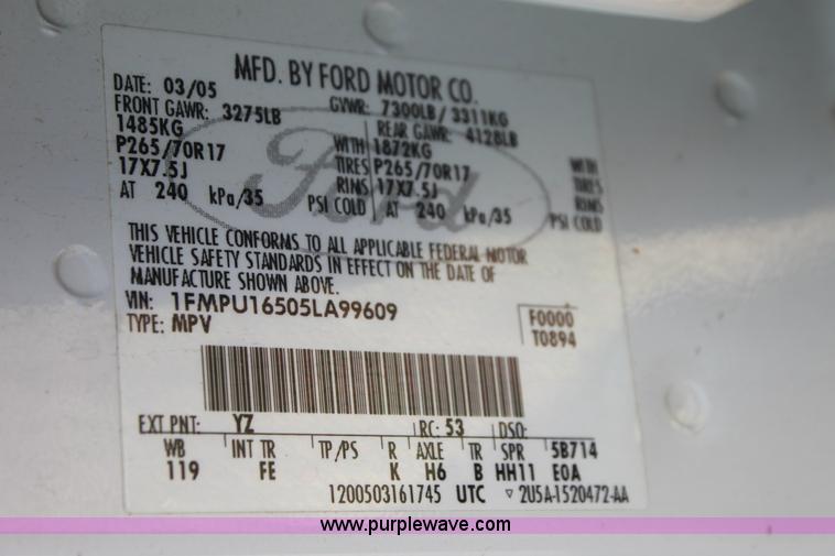 image for item I7403 2005 Ford Expedition SUV