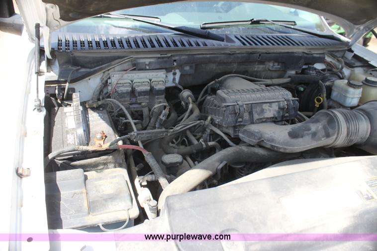 image for item I7403 2005 Ford Expedition SUV